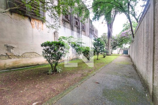 Para comprar apartamento mobiliado com 4 quartos, varanda, piscina e pet-friendly na Vila Mariana. — Área comum - Bosque