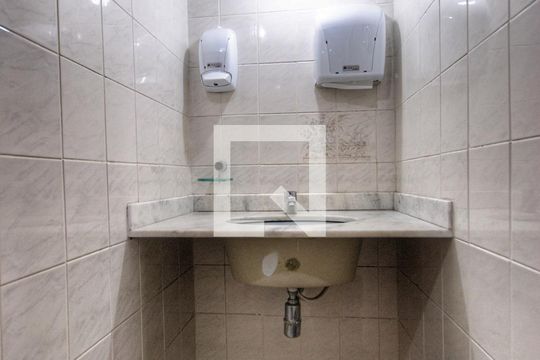 Para comprar apartamento mobiliado com 4 quartos, varanda, piscina e pet-friendly na Vila Mariana. — Área comum - Sala de jogos