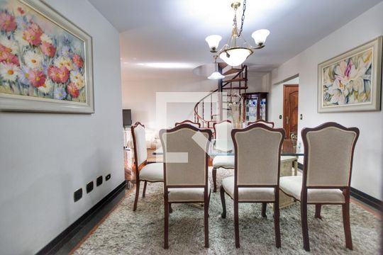 Para comprar apartamento mobiliado com 4 quartos, varanda, piscina e pet-friendly na Vila Mariana. — Sala de Jantar