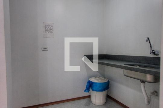 Para comprar apartamento mobiliado com 4 quartos, varanda, piscina e pet-friendly na Vila Mariana. — Área comum - Salão de festas 1