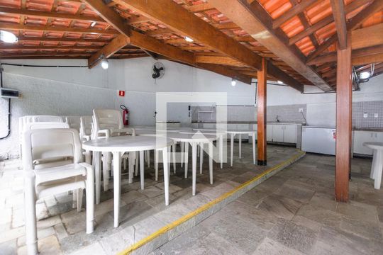 Para comprar apartamento mobiliado com 4 quartos, varanda, piscina e pet-friendly na Vila Mariana. — Área comum - Churrasqueira