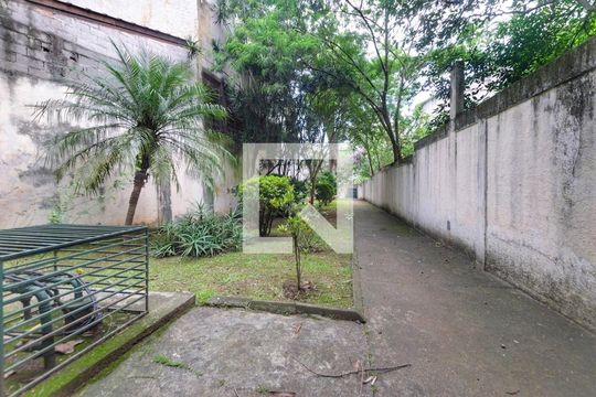 Para comprar apartamento mobiliado com 4 quartos, varanda, piscina e pet-friendly na Vila Mariana. — Área comum - Bosque
