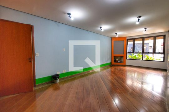 Para comprar apartamento mobiliado com 4 quartos, varanda, piscina e pet-friendly na Vila Mariana. — Área Comum - Brinquedoteca