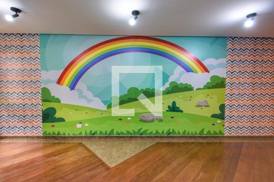 Para comprar apartamento mobiliado com 4 quartos, varanda, piscina e pet-friendly na Vila Mariana. — Área Comum - Brinquedoteca