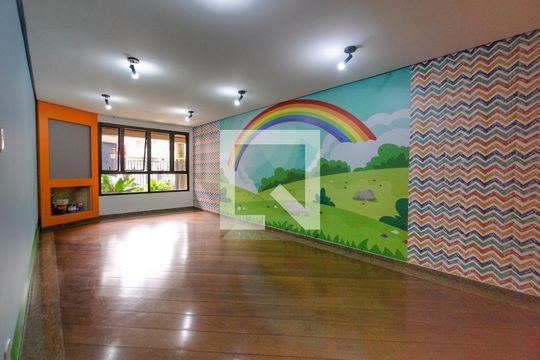 Para comprar apartamento mobiliado com 4 quartos, varanda, piscina e pet-friendly na Vila Mariana. — Área Comum - Brinquedoteca