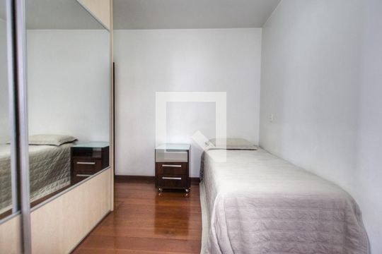 Para comprar apartamento mobiliado com 4 quartos, varanda, piscina e pet-friendly na Vila Mariana. — Quarto 4