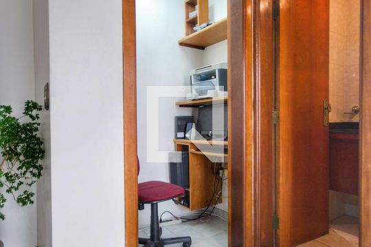 Para comprar apartamento mobiliado com 4 quartos, varanda, piscina e pet-friendly na Vila Mariana. — Cobertura