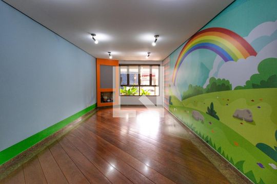 Para comprar apartamento mobiliado com 4 quartos, varanda, piscina e pet-friendly na Vila Mariana. — Área Comum - Brinquedoteca