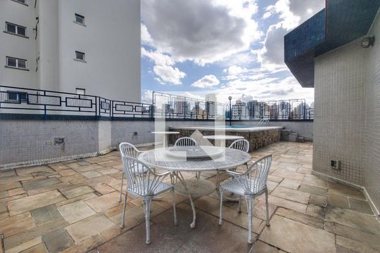 Para comprar apartamento mobiliado com 4 quartos, varanda, piscina e pet-friendly na Vila Mariana. — Cobertura 