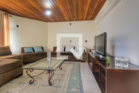 Para comprar apartamento mobiliado com 4 quartos, varanda, piscina e pet-friendly na Vila Mariana. — Cobertura - Sala de Tv