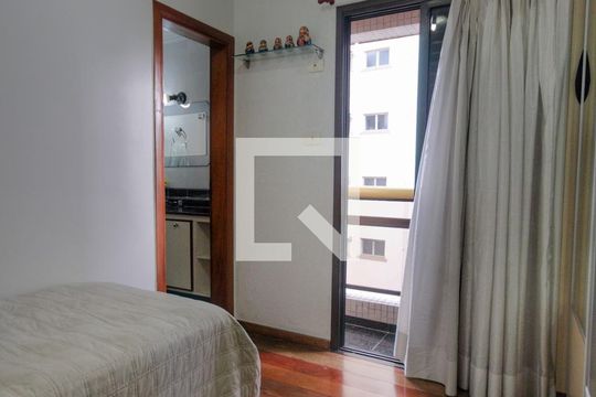Para comprar apartamento mobiliado com 4 quartos, varanda, piscina e pet-friendly na Vila Mariana. — Quarto 4