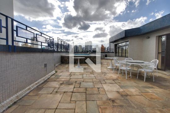 Para comprar apartamento mobiliado com 4 quartos, varanda, piscina e pet-friendly na Vila Mariana. — Cobertura 