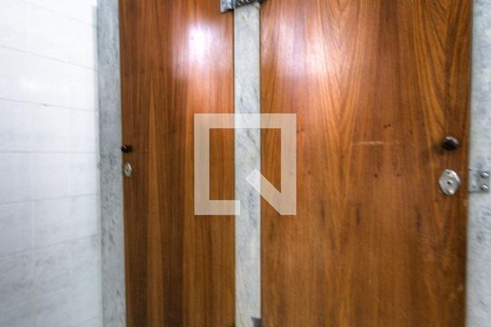 Para comprar apartamento mobiliado com 4 quartos, varanda, piscina e pet-friendly na Vila Mariana. — Área comum - Sala de jogos