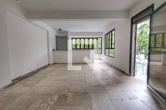Para comprar apartamento mobiliado com 4 quartos, varanda, piscina e pet-friendly na Vila Mariana. — Área comum - Salão
