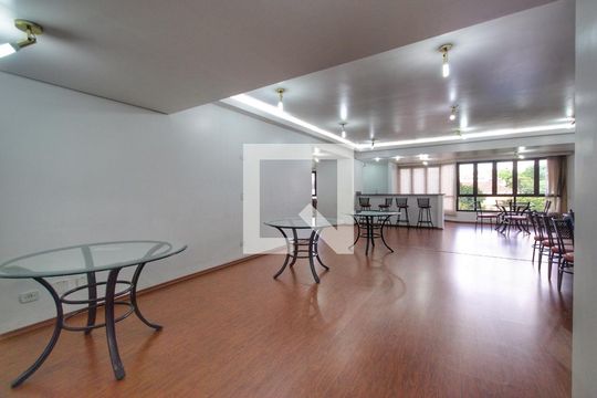 Para comprar apartamento mobiliado com 4 quartos, varanda, piscina e pet-friendly na Vila Mariana. — Área comum - Salão de festas 1