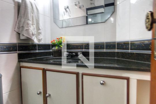 Para comprar apartamento mobiliado com 4 quartos, varanda, piscina e pet-friendly na Vila Mariana. — Quarto 4 - Suíte