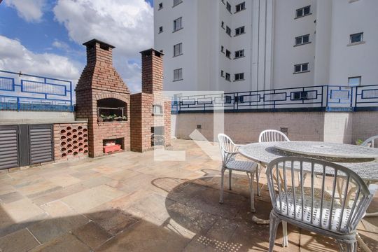 Para comprar apartamento mobiliado com 4 quartos, varanda, piscina e pet-friendly na Vila Mariana. — Cobertura - Churrasqueira