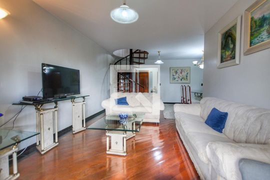 Para comprar apartamento mobiliado com 4 quartos, varanda, piscina e pet-friendly na Vila Mariana. — Sala de Estar