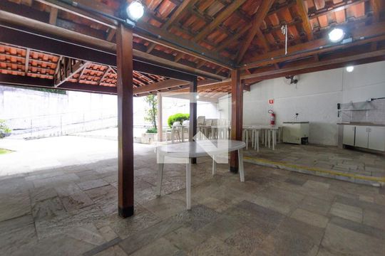 Para comprar apartamento mobiliado com 4 quartos, varanda, piscina e pet-friendly na Vila Mariana. — Área comum - Churrasqueira