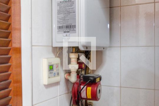 Para comprar apartamento mobiliado com 4 quartos, varanda, piscina e pet-friendly na Vila Mariana. — Área de Serviço