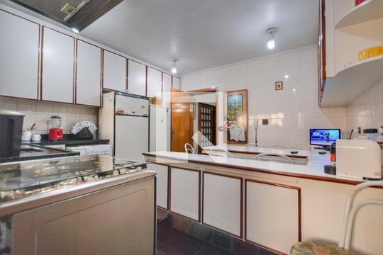 Para comprar apartamento mobiliado com 4 quartos, varanda, piscina e pet-friendly na Vila Mariana. — Cozinha