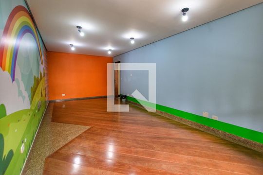 Para comprar apartamento mobiliado com 4 quartos, varanda, piscina e pet-friendly na Vila Mariana. — Área Comum - Brinquedoteca