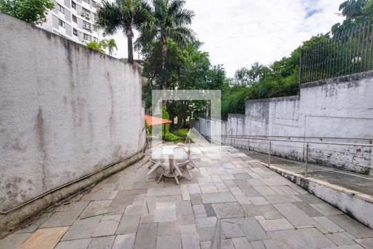Para comprar apartamento mobiliado com 4 quartos, varanda, piscina e pet-friendly na Vila Mariana. — Área comum 