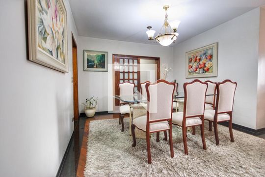 Para comprar apartamento mobiliado com 4 quartos, varanda, piscina e pet-friendly na Vila Mariana. — Sala de Jantar