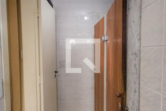Para comprar apartamento mobiliado com 4 quartos, varanda, piscina e pet-friendly na Vila Mariana. — Área comum - Sala de jogos