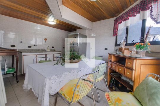 Para comprar apartamento mobiliado com 4 quartos, varanda, piscina e pet-friendly na Vila Mariana. — Cobertura - Cozinha