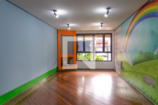 Para comprar apartamento mobiliado com 4 quartos, varanda, piscina e pet-friendly na Vila Mariana. — Área Comum - Brinquedoteca