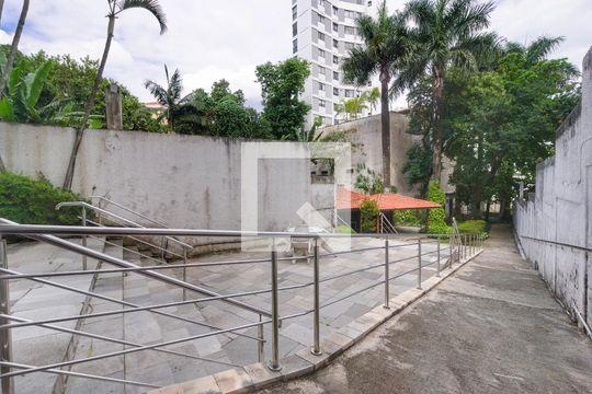 Para comprar apartamento mobiliado com 4 quartos, varanda, piscina e pet-friendly na Vila Mariana. — Área comum