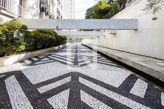 Comprar apartamento com varanda, closet e 4 quartos. — Área comum