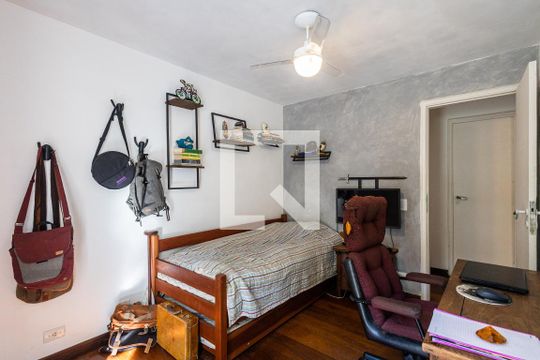 Comprar apartamento com varanda, closet e 4 quartos. — Quarto 1