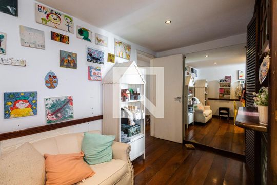 Comprar apartamento com varanda, closet e 4 quartos. — Quarto 3