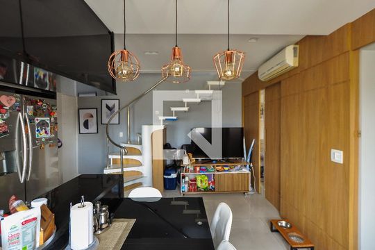 Apartamento com 3 quartos e churrasqueira. Compra ideal com churrasqueira no condomínio. — Sala de Jantar
