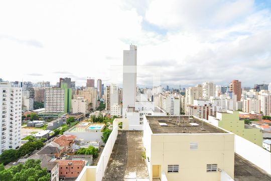 Apartamento com 3 quartos e churrasqueira. Compra ideal com churrasqueira no condomínio. — Vista da Varanda