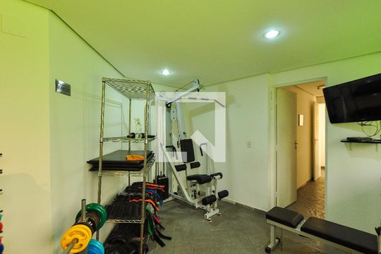 Apartamento com 3 quartos e churrasqueira. Compra ideal com churrasqueira no condomínio. — Área comum - Academia