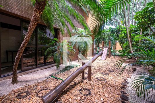 Apartamento à venda, com 335 m², 3 quartos e 4 vagas — Playground