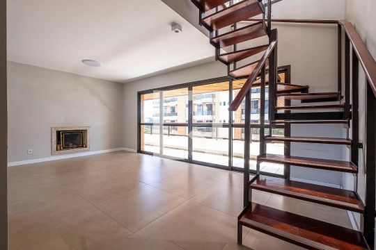Apartamento à venda, com 335 m², 3 quartos e 4 vagas — Sala