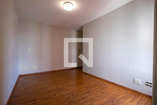 Apartamento à venda, com 335 m², 3 quartos e 4 vagas — Suíte 3