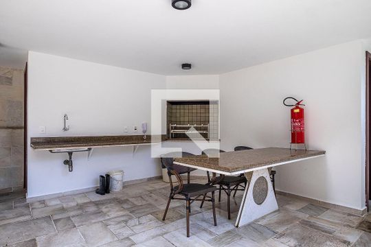Apartamento à venda, com 335 m², 3 quartos e 4 vagas — Churrasqueira