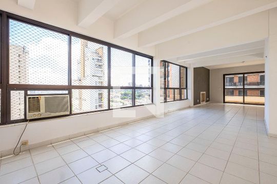 Apartamento à venda, com 335 m², 3 quartos e 4 vagas — Sala 2