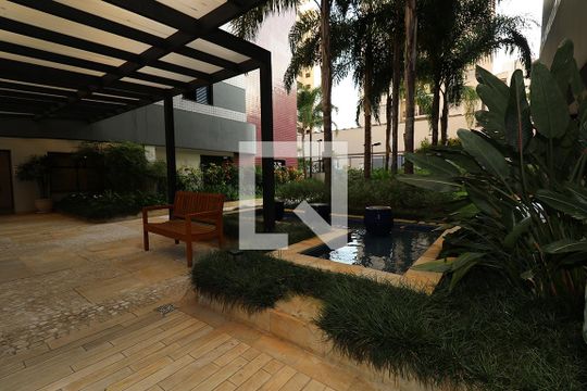 Apartamento à venda com 4 quartos, varanda e churrasqueira. — Área Comum - Jardim