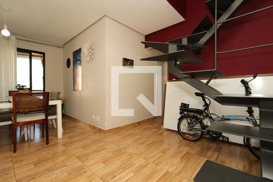 Apartamento à venda com 4 quartos, varanda e churrasqueira. — Sala 2