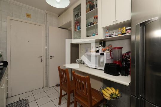 Apartamento à venda com 4 quartos, varanda e churrasqueira. — Cozinha