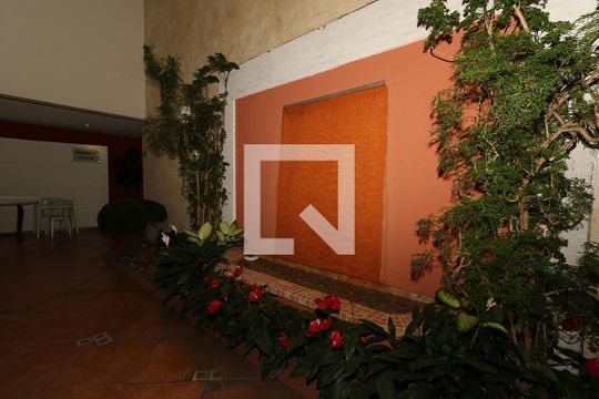 Apartamento à venda com 4 quartos, varanda e churrasqueira. — Área Comum - Hall Social