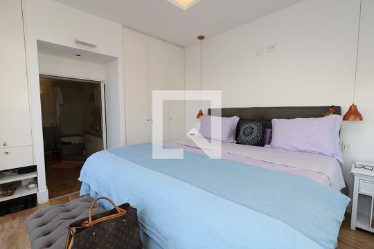 Apartamento à venda com 4 quartos, varanda e churrasqueira. — Quarto 1 Suíte