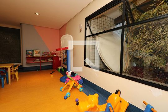 Apartamento à venda com 4 quartos, varanda e churrasqueira. — Área Comum - Brinquedoteca