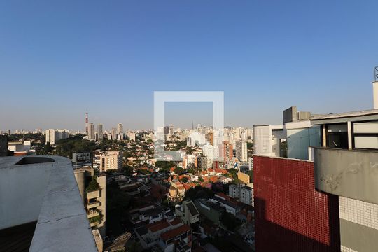 Apartamento à venda com 4 quartos, varanda e churrasqueira. — Vista